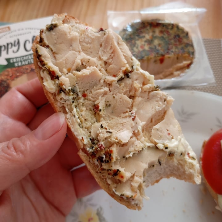 photo of Happy Cheeze Streichkäse Griechische Kräuter shared by @gwenda on  24 Aug 2025 - review