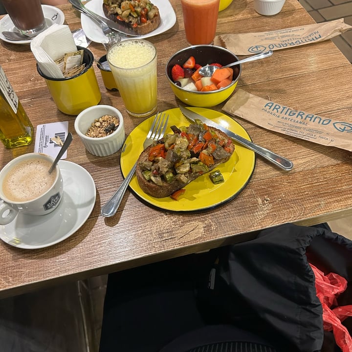 photo of Artigrano Padaria Artesanal Combo Vegano shared by @rosaloureiro on  27 Jan 2025 - review