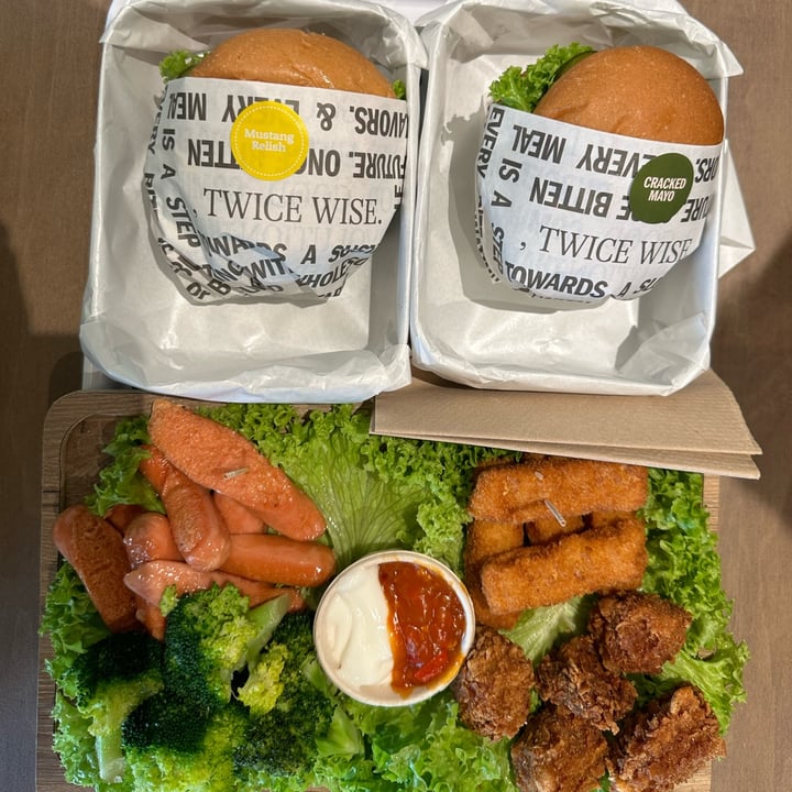 photo of VeganBurg Singapore Cracked Mayo Burger shared by @jas-veg on  27 Jul 2024 - review