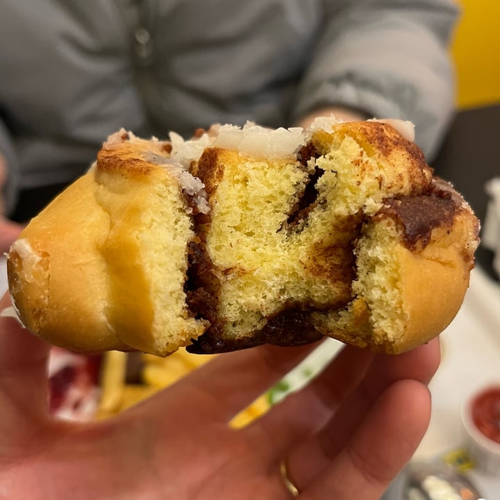 photo of IKEA Montreal Cinnamon Roll shared by @snowy27 on  06 Apr 2024 - review