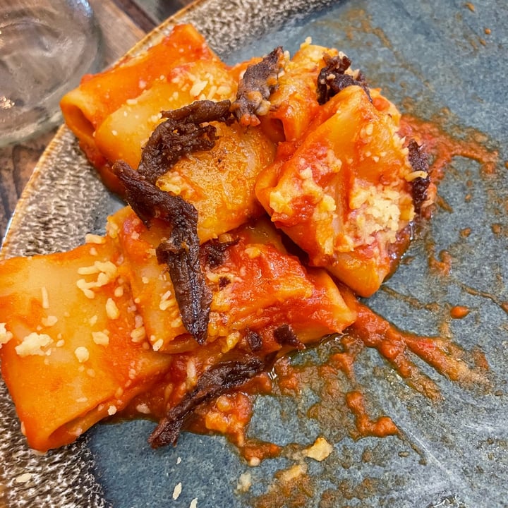 photo of Rifugio Romano Paccheri all’amatriciana vegan shared by @lacompagniadialex on  08 Oct 2024 - review