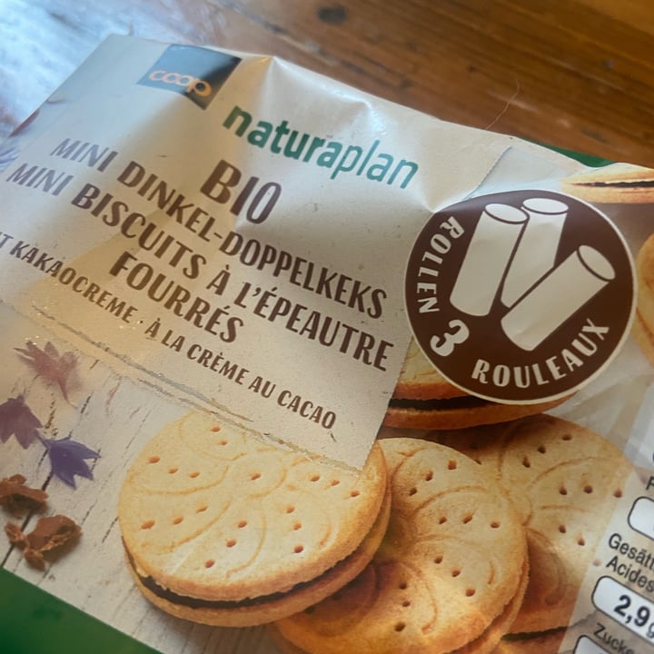 photo of Coop naturaplan mini biscuits à l’épautre fourrés shared by @lidianani on  09 Sep 2024 - review