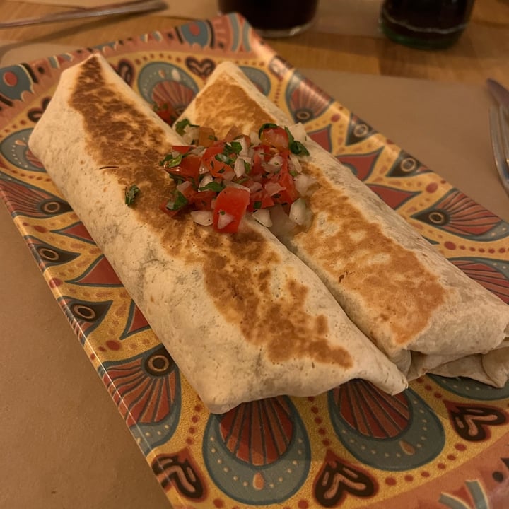 photo of Restaurante Tomates Verdes Fritos Tacos veganos shared by @albibus on  21 Apr 2024 - review