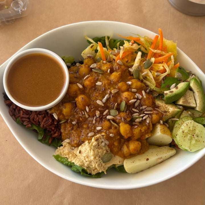 photo of Thai Me Up Vegan budha Bowl shared by @shadiamatz on  30 May 2025 - review