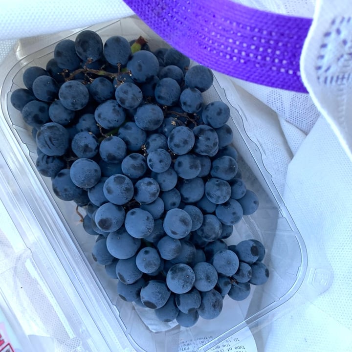 photo of Fruit World Organic Thomcord Grapes shared by @rochi09 on  29 Aug 2025 - review