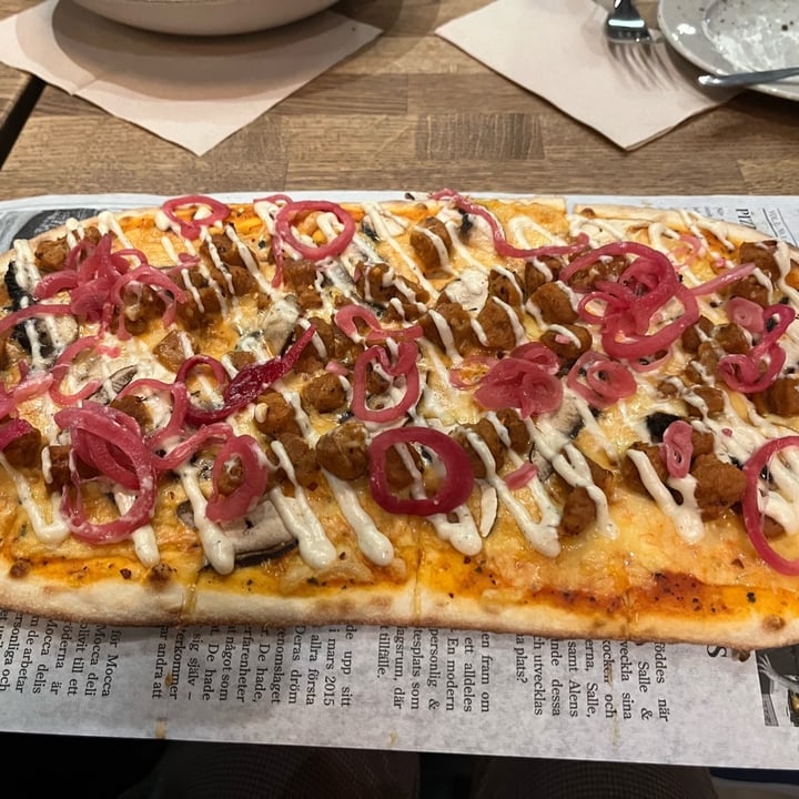 photo of Mocca deli Västerås Margherita Pizza shared by @plantpowerpal on  11 May 2025 - review