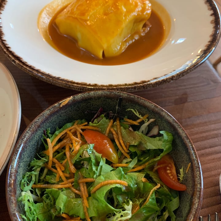 photo of Kong - Food Made With Compassion Francesinha shared by @sabrinarm on  15 Jun 2024 - review