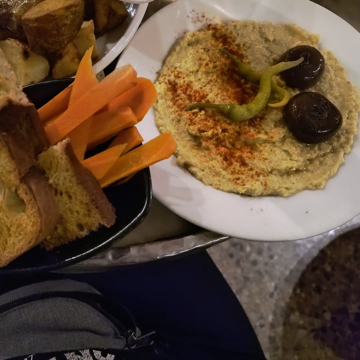 photo of Bar La Principal Hummus shared by @moth on  15 Nov 2024 - review