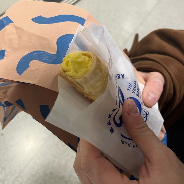 photo of Bakery Bakery HB Zürich Vanillecornet shared by @pattini on  05 Oct 2025 - review