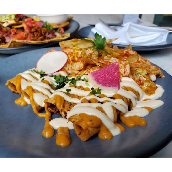 photo of Rosalinda Restaurant Taco Platter shared by @vagrantvegan on  07 Sep 2023 - review
