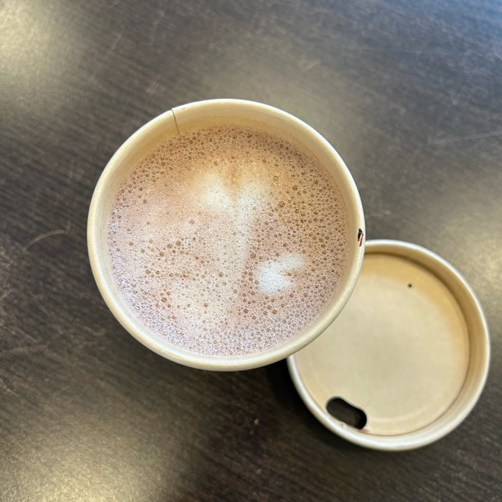 photo of Café des Amis Vegan Hot Chocolate shared by @calista on  22 Apr 2025 - review