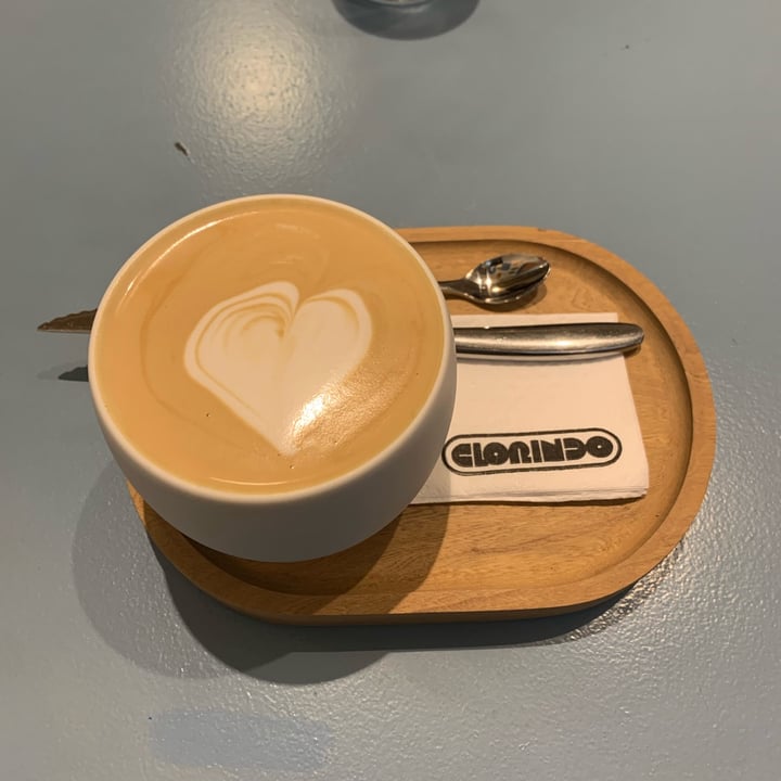 photo of Clorindo Café/Brunch Latte grande con leche de almendras shared by @sechague on  30 Aug 2025 - review