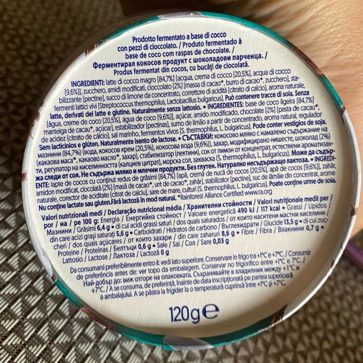 photo of Alpro yogurt coconut stracciatella shared by @oceanideserti on  21 Dec 2024 - review