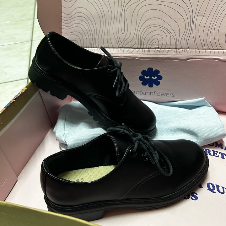 photo of Urban Flowers Sapato Tratorado Terra All Black shared by @shaykempinskipepperd on  27 May 2025 - review