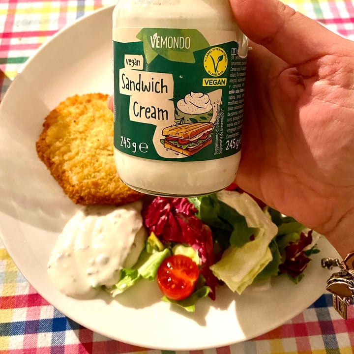 photo of Vemondo Vegan Sandwich Spread shared by @glendaluise on  22 Apr 2024 - review