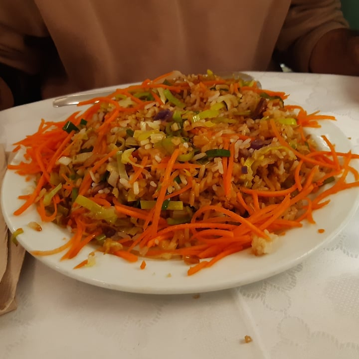 photo of La Almuzara Chop Suey de arroz integral con verduras shared by @duduu on  09 Feb 2024 - review