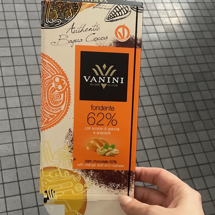 photo of Vanini cioccolato fondente 62% con scorze d'arancia e anacardi shared by @cri2 on  03 Feb 2025 - review