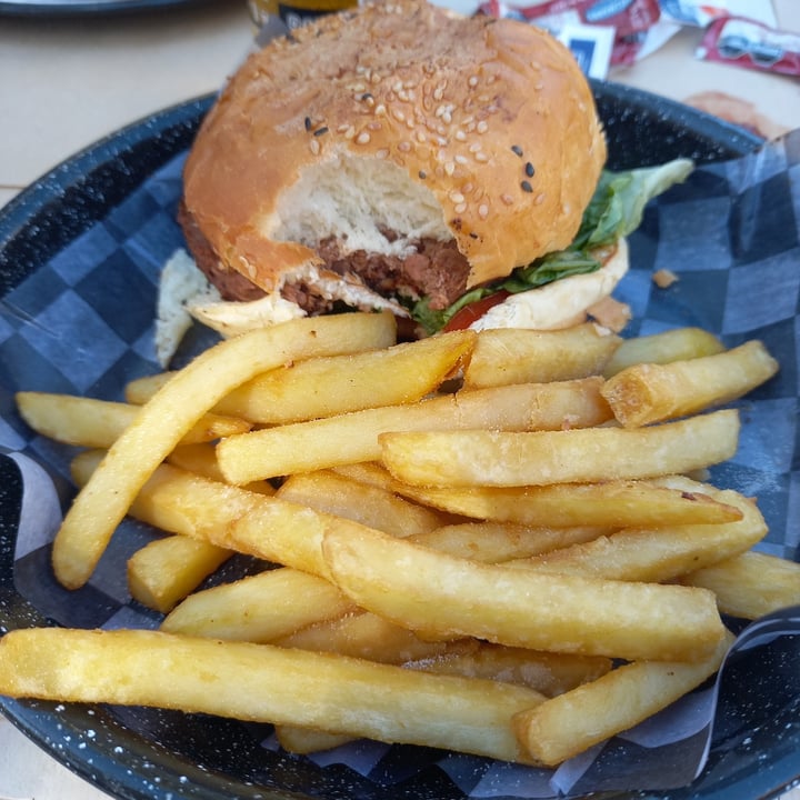 photo of Surfer Bar Hamburguesa Not shared by @lucolombo on  01 Apr 2024 - review