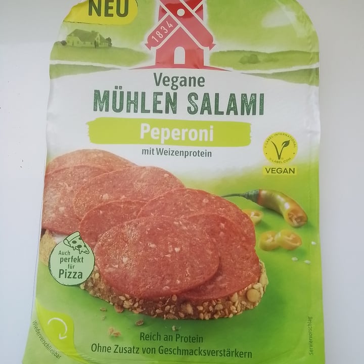 photo of Rügenwalder Mühle vegane Mühlen Salami mit Peperoni shared by @thegermantrashpanda on  03 Apr 2025 - review