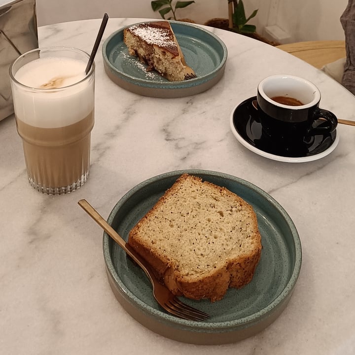 photo of Red Velvet Padova Plumcake al limone e semi di lino shared by @angelag on  30 Aug 2023 - review