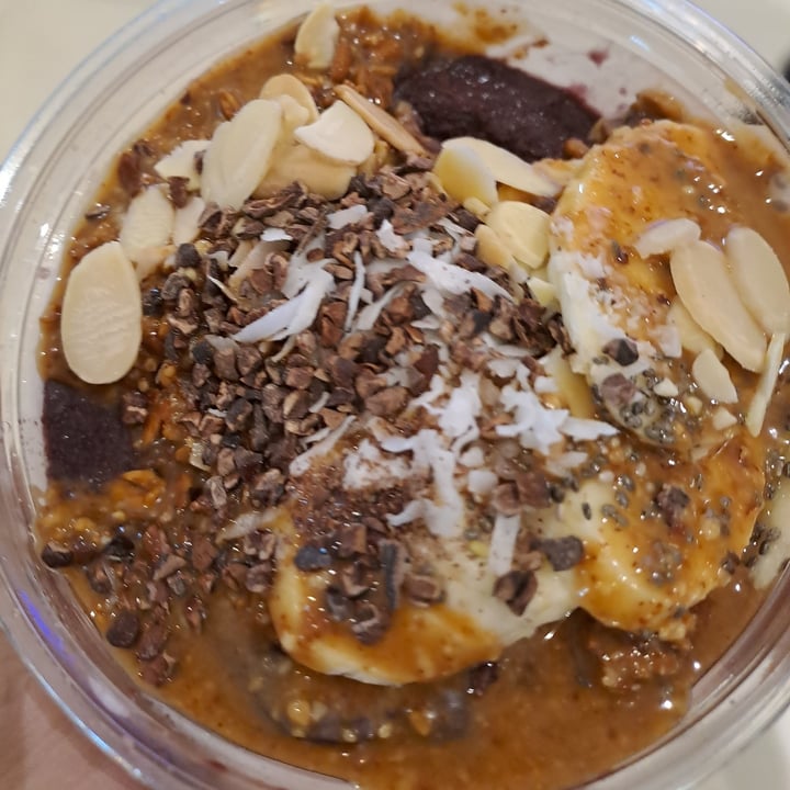 photo of Haakon Superfoods and Juice Nut butter açaí bowl shared by @huggsbabies on  22 Nov 2023 - review