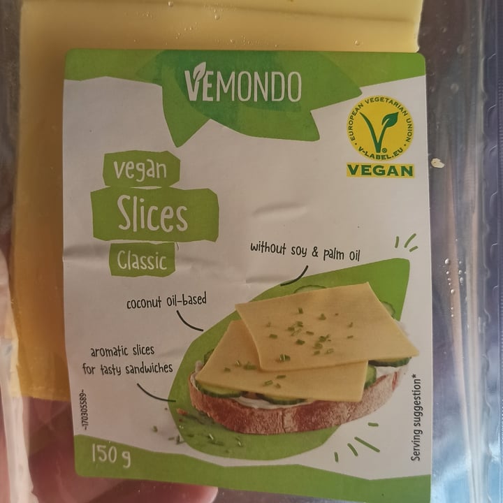 photo of Vemondo Vegan Slices Classic shared by @annamiou on  29 Aug 2023 - review