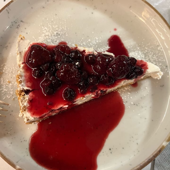 photo of Osteria L’Angolo Divino Cheesecake Vegana shared by @jeneri on  17 Jan 2024 - review
