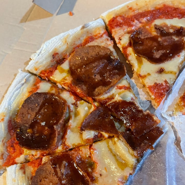 photo of Crisana Plant Based (Delivery y Take Away) Pizza pepperoni shared by @manumaugeri on  18 Oct 2023 - review