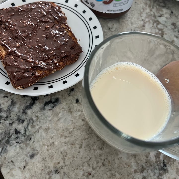 photo of Vego Fine Hazelnut Chocolate Spread Crunchy  shared by @devouringveg on  07 Jun 2025 - review