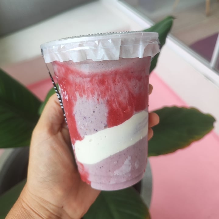 photo of PLANTIFUL Strawberry Glaze Smoothie shared by @littleredmushroom on  14 Sep 2025 - review