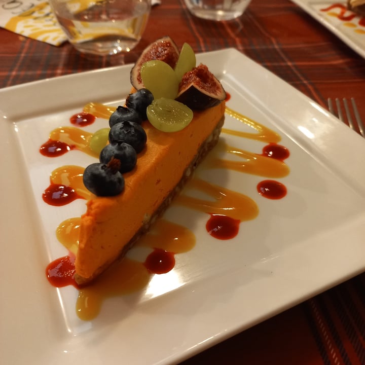 photo of Sabores de Sandra VEGAN Restaurant tarta crudivegana de papaya y maracuyá shared by @ixb on  30 Sep 2023 - review