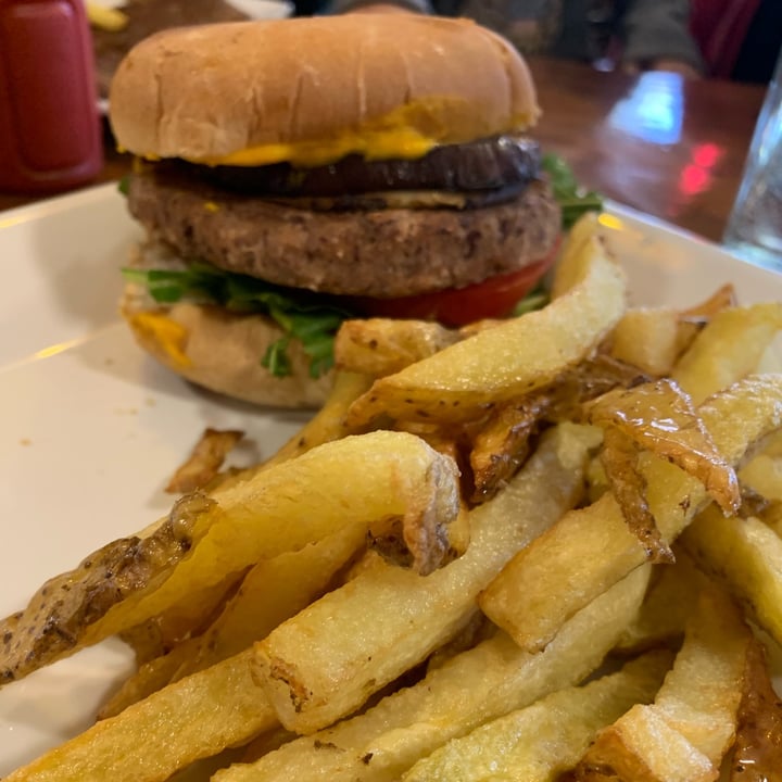 photo of La Galería hamburguesa de hongos shared by @luisinacara on  14 Jun 2025 - review