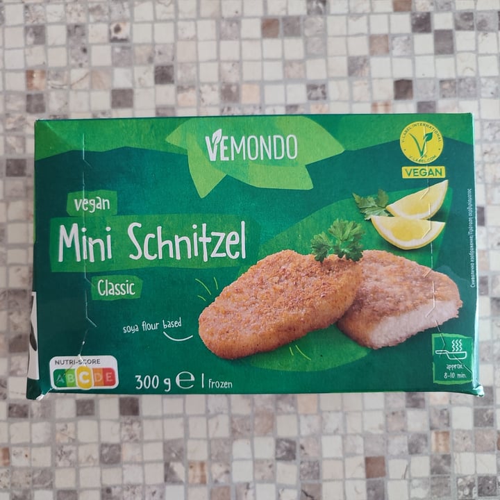photo of Vemondo Vegan Mini Schnitzel shared by @flouredfingers on  23 Apr 2024 - review