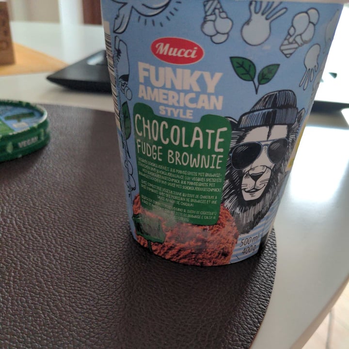 photo of Mucci Chocolate Fudge Brownie shared by @elehele on  15 Sep 2023 - review