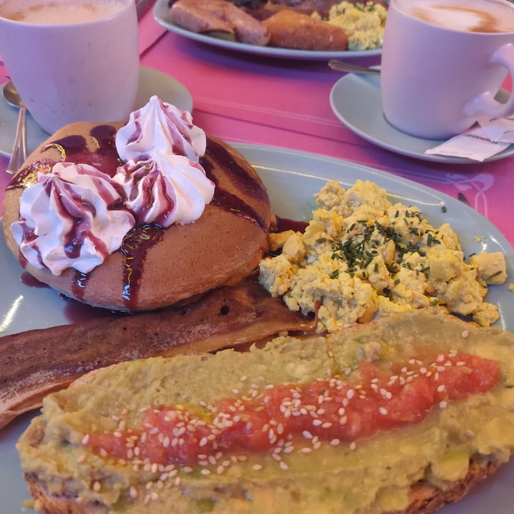 photo of Freedom Cakes Brunch 1 shared by @bitauniverse on  22 Sep 2023 - review
