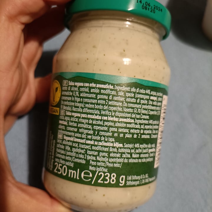photo of Vemondo Salsa Sandwich Cream with Herbs  shared by @moniquepn on  28 Sep 2023 - review