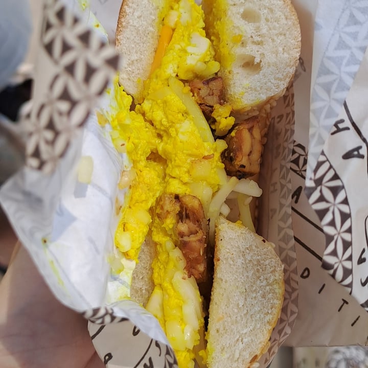 photo of ahimsa cafe Vegan Egg Bacon And Cheese Bagel shared by @plantaepy on  22 Oct 2023 - review