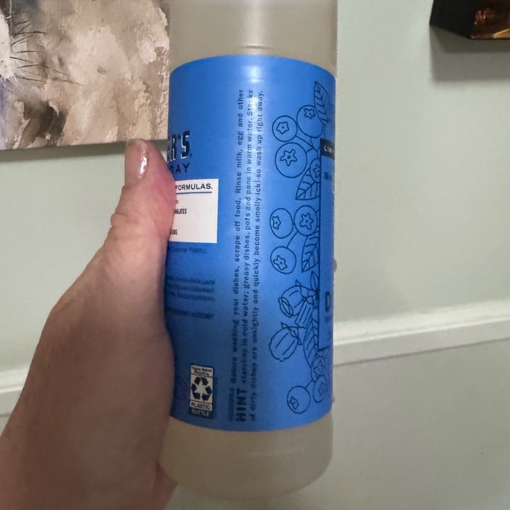 photo of Mrs. Meyer's Clean Day Dish Soap Bluebell Scent shared by @onehungryvegan on  07 Oct 2025 - review