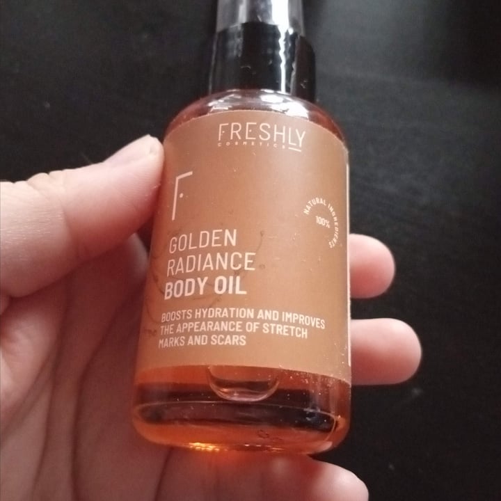 photo of Freshly Cosmetics Golden Radiance Body Oil shared by @zahiathommy on  05 Dec 2023 - review