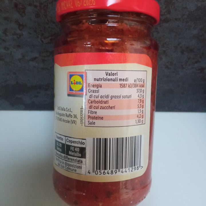 photo of Vemondo pesto vegano rosso shared by @stefymeroni on  06 Sep 2023 - review