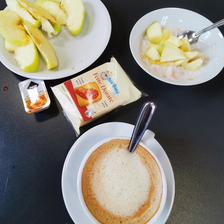 photo of Student's Hostel Parma Colazione vegana shared by @posataverde on  08 May 2024 - review
