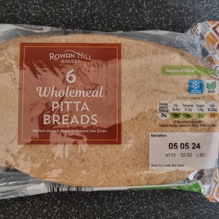 photo of Rowan Hill Bakery 6 Wholemeal Pitta Breads shared by @martieffe90 on  27 Apr 2024 - review