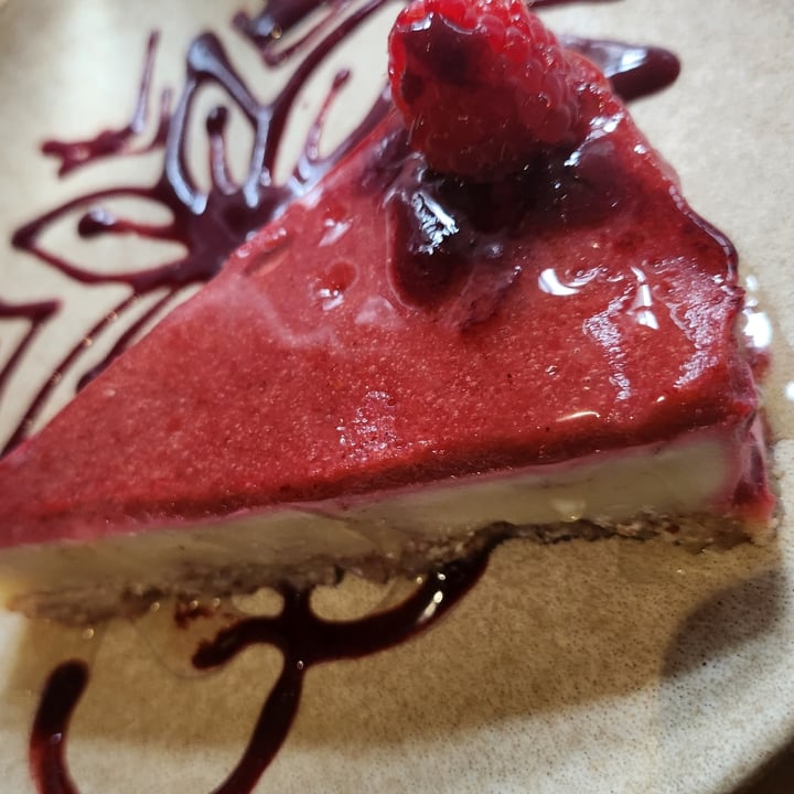 photo of Sweet Rawmance berries cake shared by @gabriellademartino on  03 Sep 2023 - review