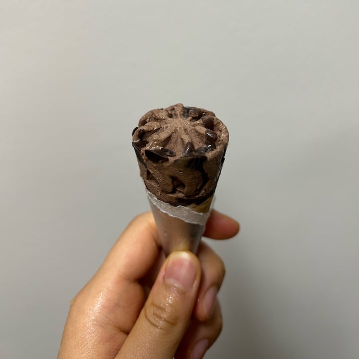photo of Trader Joe's Hold the Dairy Mini Coconut Non-Dairy Dessert Cones shared by @calista on  21 May 2024 - review