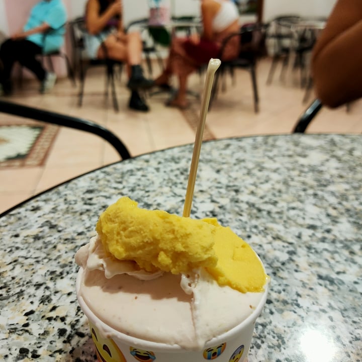 photo of Gelateria Rugiada Gelato Ai Fichi E Passion Fruit shared by @moonshade on  24 Aug 2023 - review