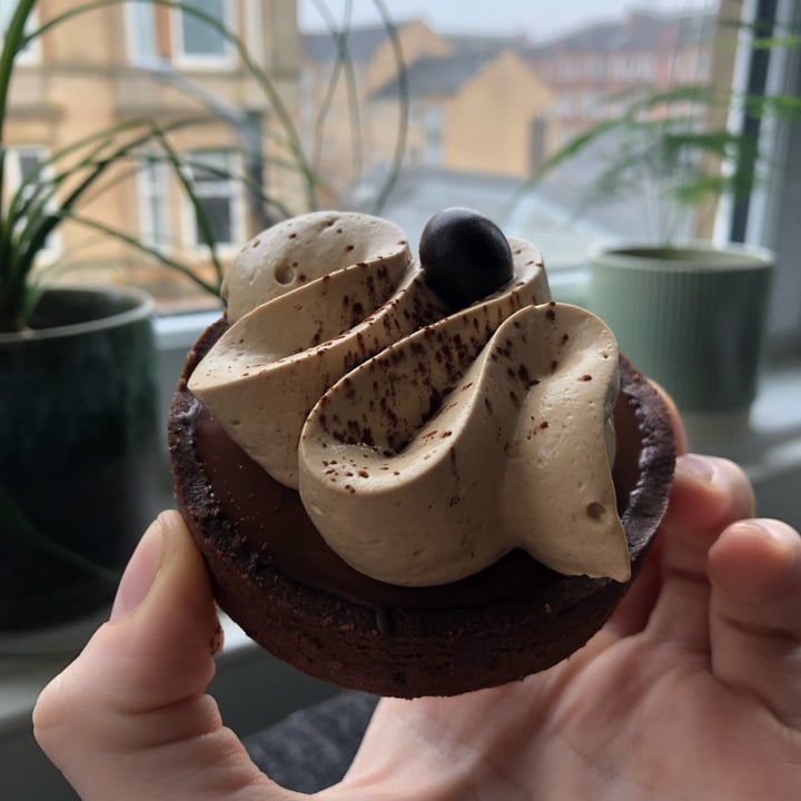 photo of Honeytrap Bakery Miso Caramel Espresso Chocolate Tart shared by @brandonthefruit on  07 Jan 2024 - review