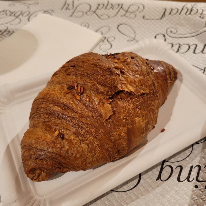 photo of la Donatella croissant multicereales shared by @demp on  30 Nov 2023 - review