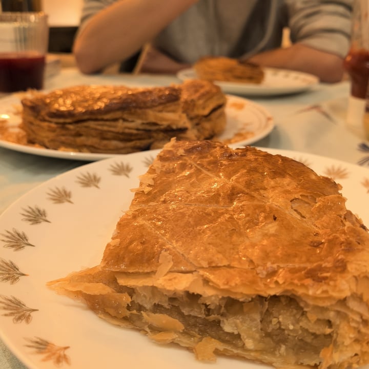 photo of Land & Monkeys Boulangerie-Pâtisserie galette des rois shared by @stefietokee on  09 Jan 2025 - review