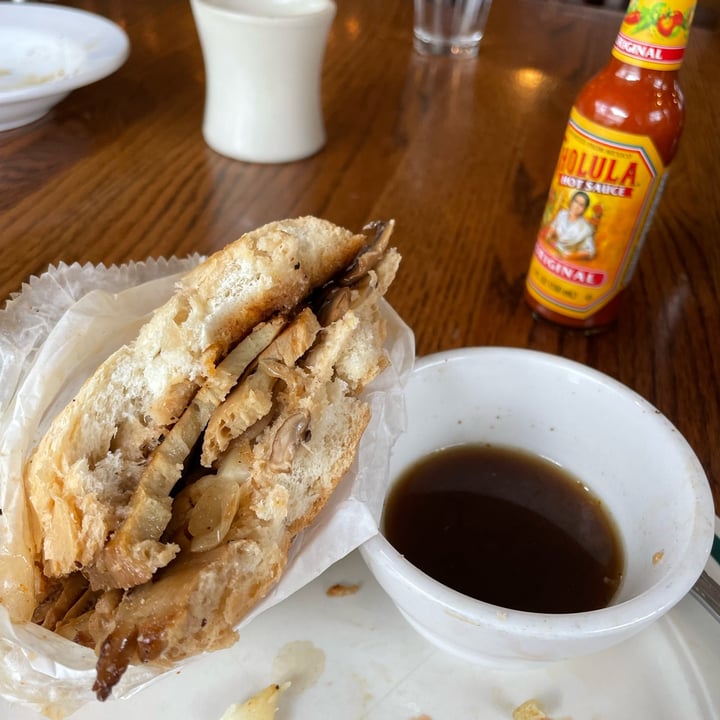 photo of Gillie's Inc Seitan sandwich with mushroom a jus shared by @cjfearer on  10 Mar 2024 - review