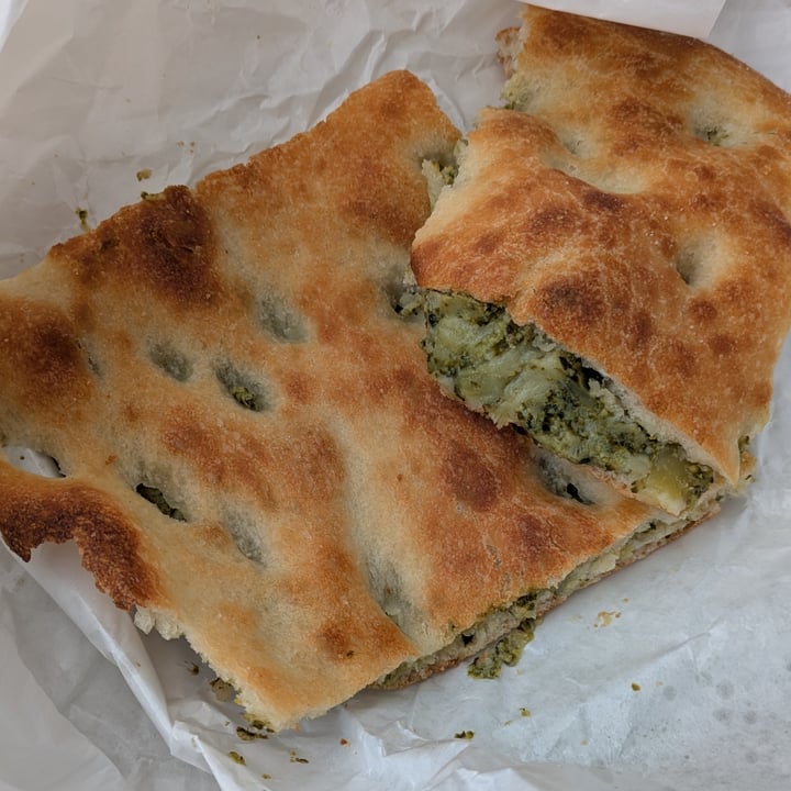 photo of Pizzeria Da Gianni al Mattone Pizza con broccoletti shared by @lapalissia on  15 Apr 2025 - review
